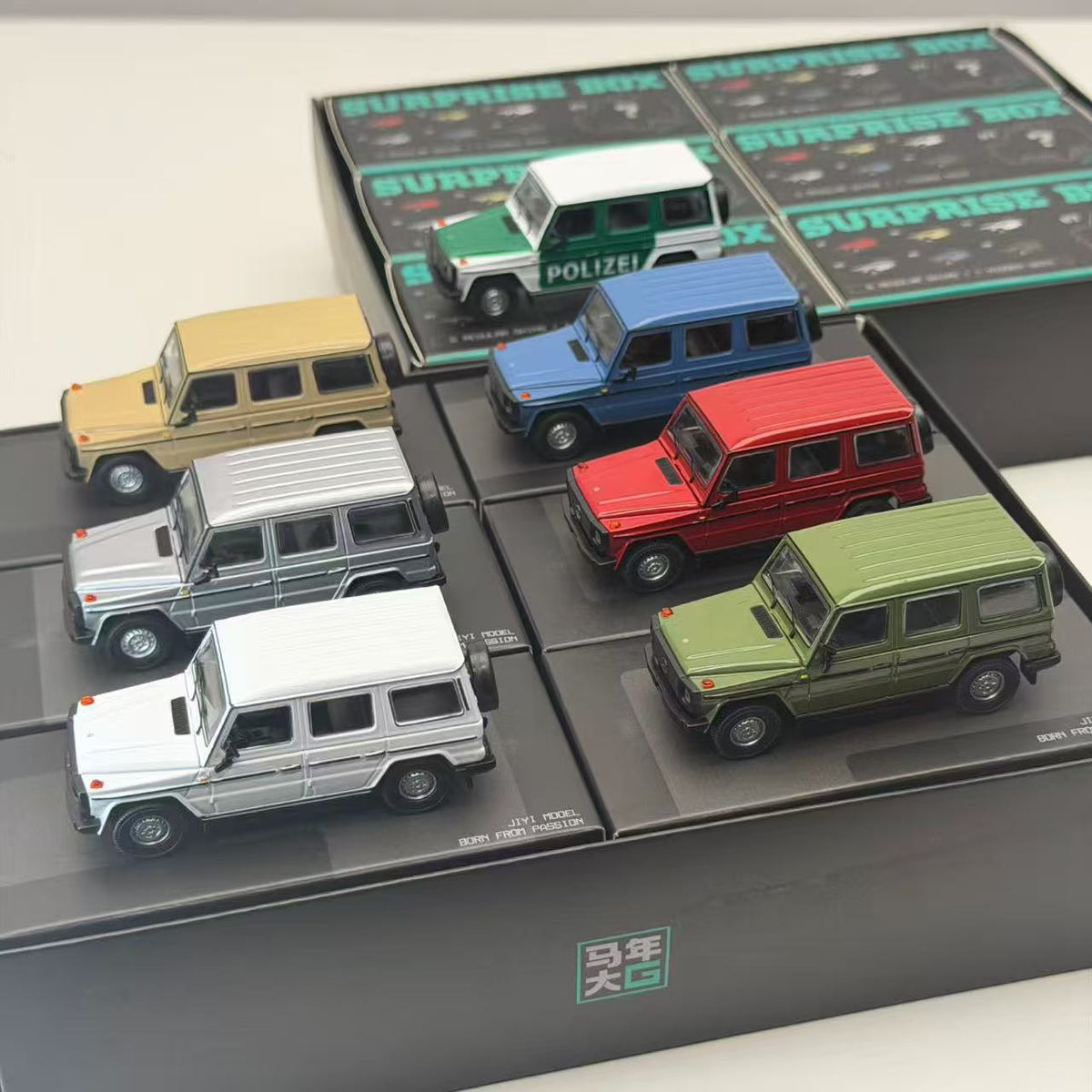 JIYI 1:64 Mercedes-Benz W460 Blind Box (Randomly Inserted)