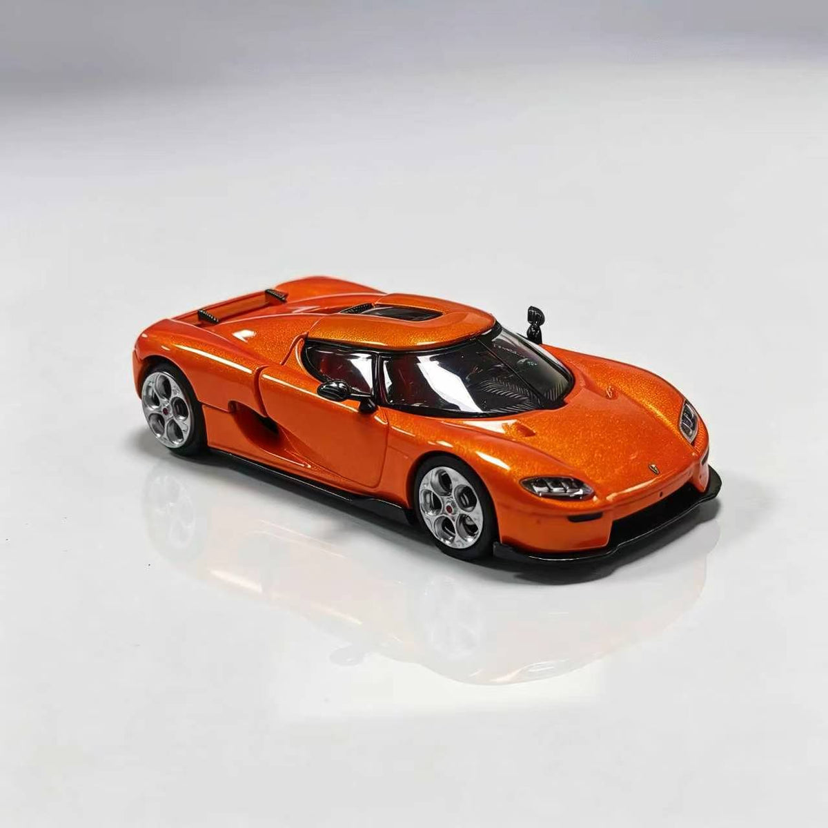 [Preorder] Rhino Model 1:64 Koenigsegg CC850 Orange