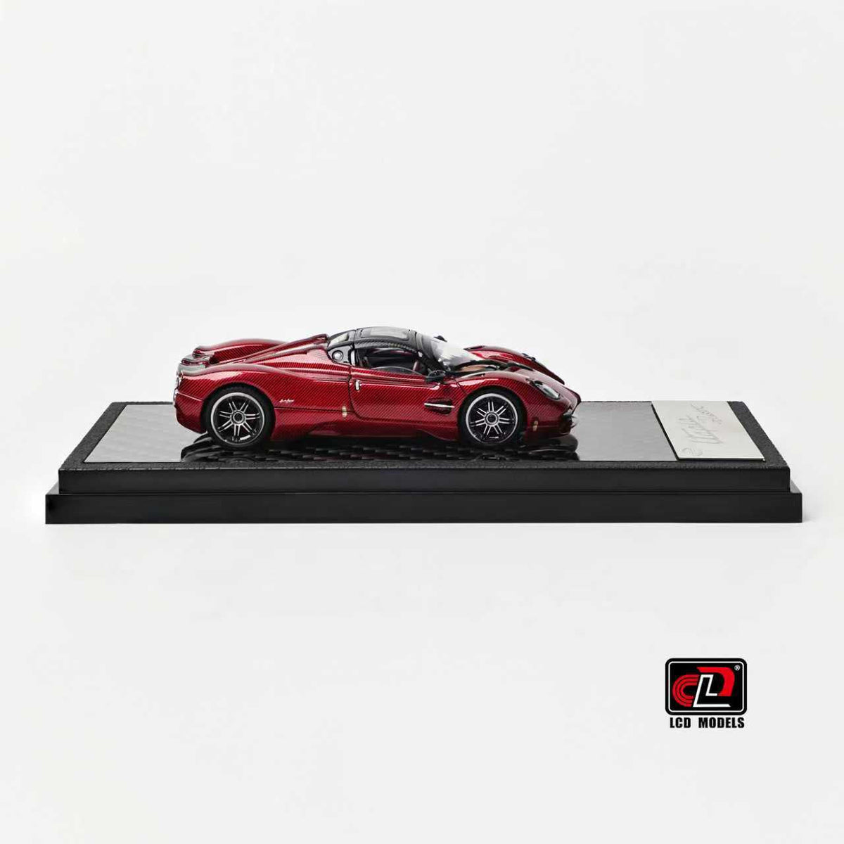 LCD 1:64 Pagani Utopia Roadster LCD64047-CR