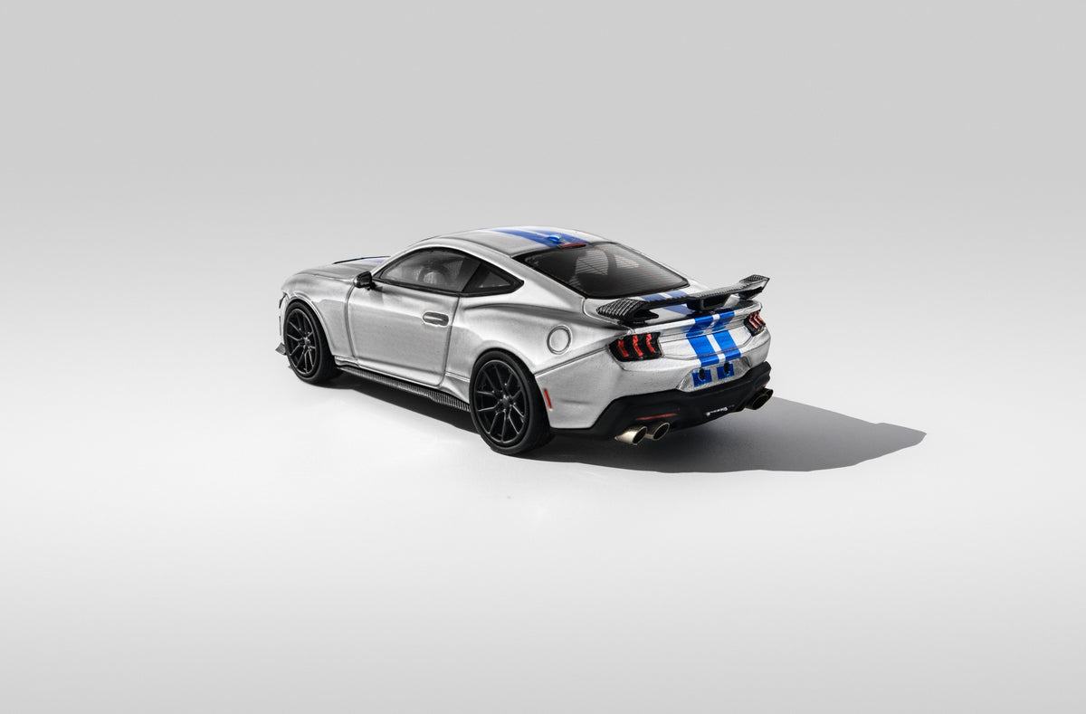 [Preorder] DCM x FUNBOU Model 1:64 Ford Mustang Dark Horse (S650) Silver Blue Stripes