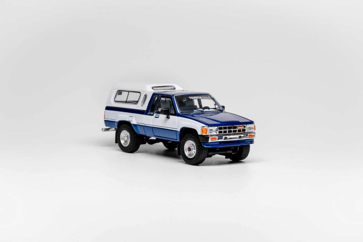 GCD 1:64 Toyota Hilux SR5 XTRA Cab 1985 (LHD) (3 Colours) KS-087-641/ KS-087-642/ KS-087-643