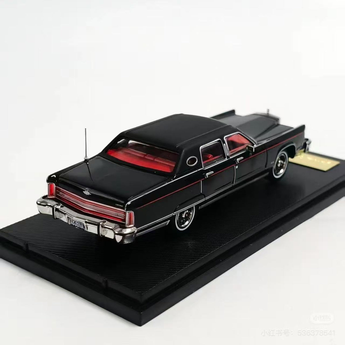 [Preorder] Turning Crush 1:64 1979 Lincoln Continental Town Car Black