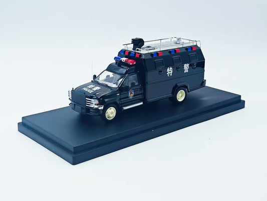 The Art of Model 1:64 Ford F550 super duty Black Police Livery