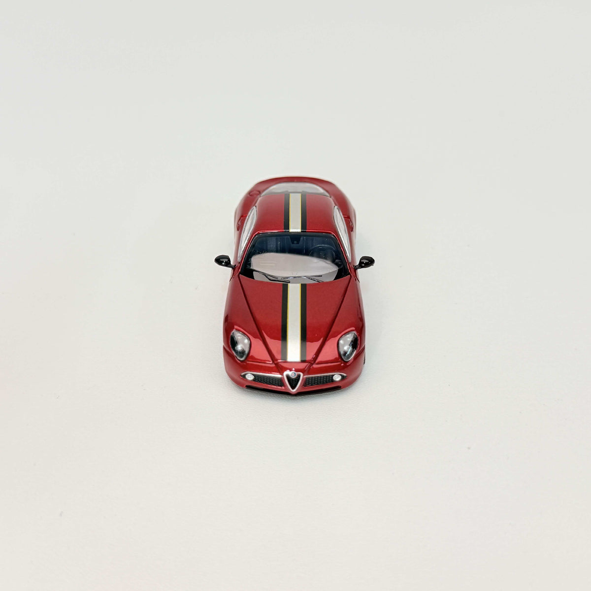 [Preorder] MOTORHELIX 1:64 Alfa Romeo 8C Competizione Red with Gray and Black Stripe M69065
