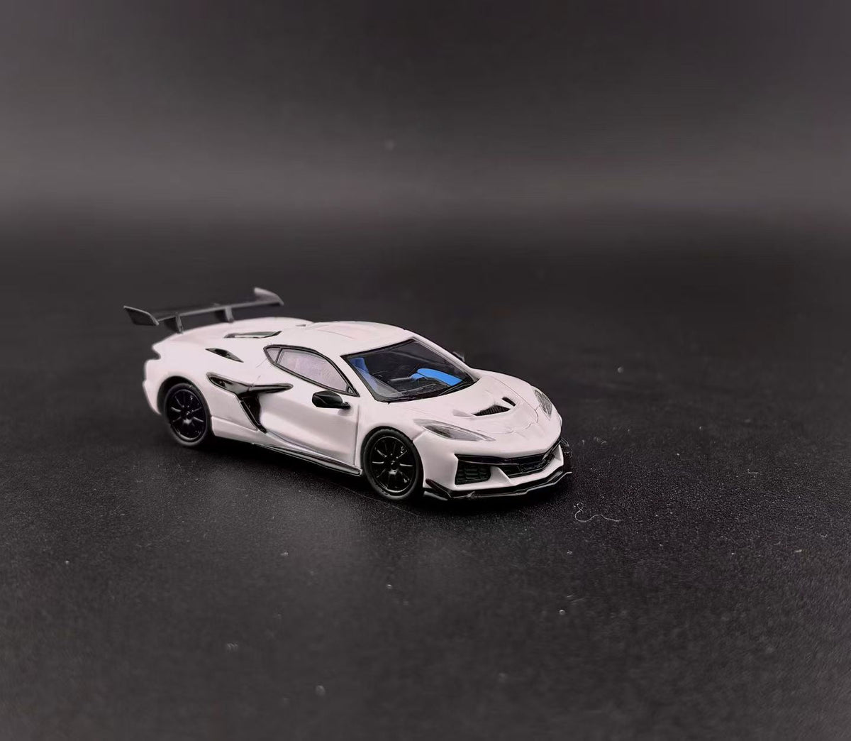 Fine works64 1:64 Chevrolet Corvette C8 ZR1 (2 Colours)