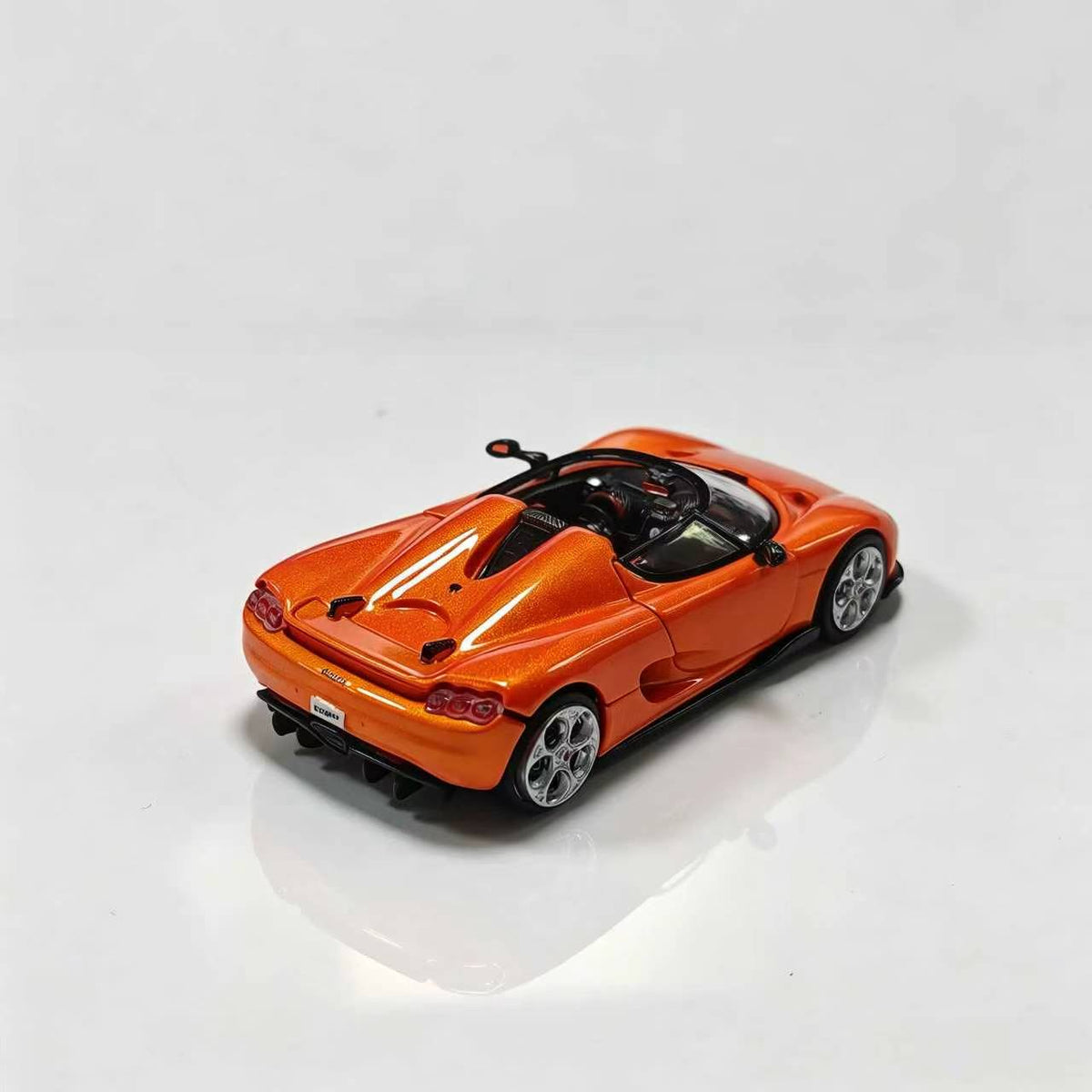 [Preorder] Rhino Model 1:64 Koenigsegg CC850 Orange