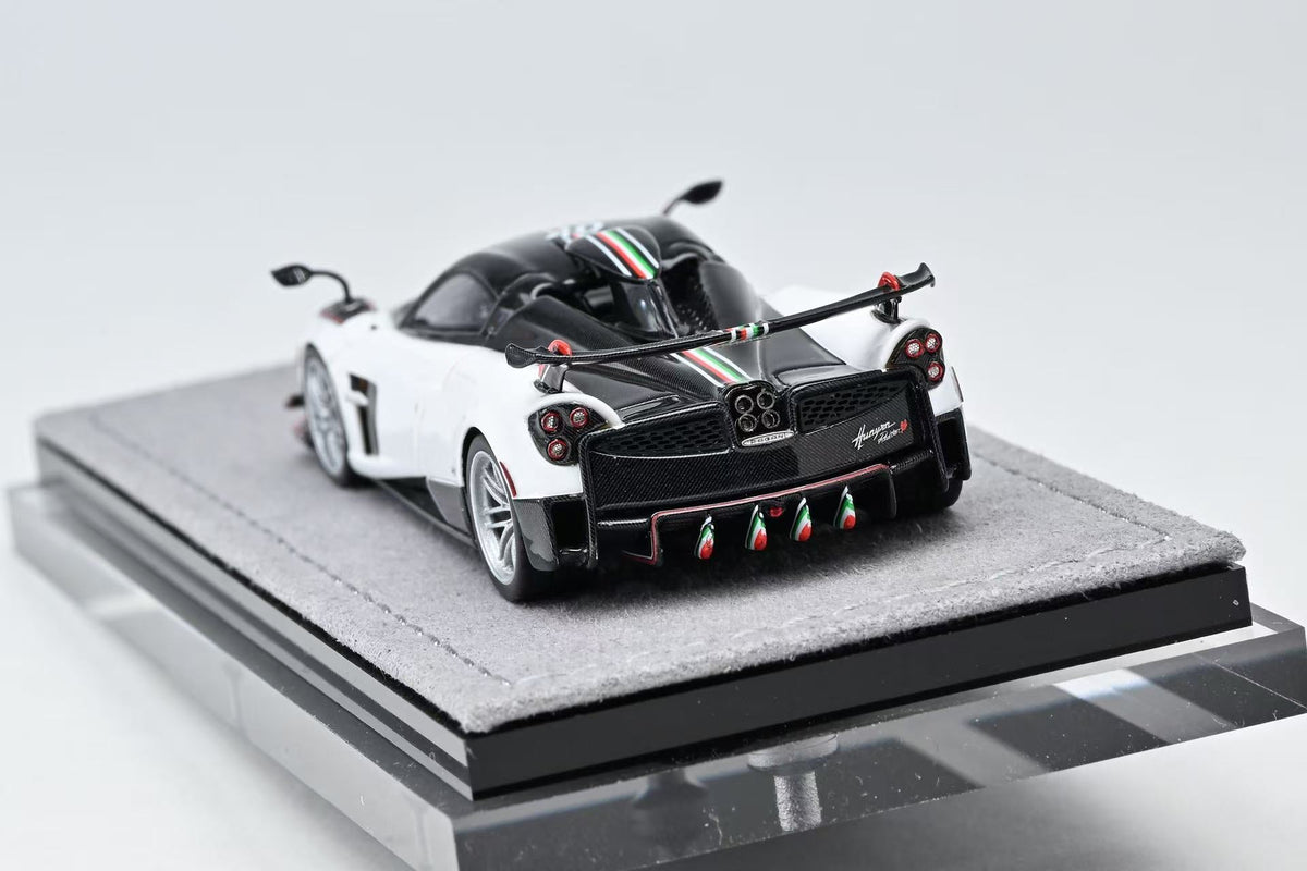 DMH 1:64 Pagani Huayra Roadster (5 Colours)