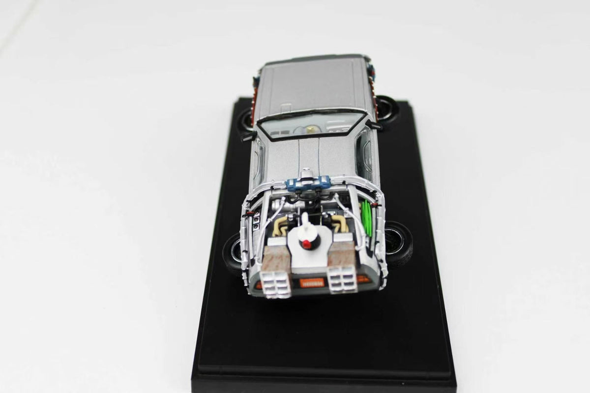 [Preorder] Zincit Model 1:43 Back to the Future Flying DeLorean (2 Versions)