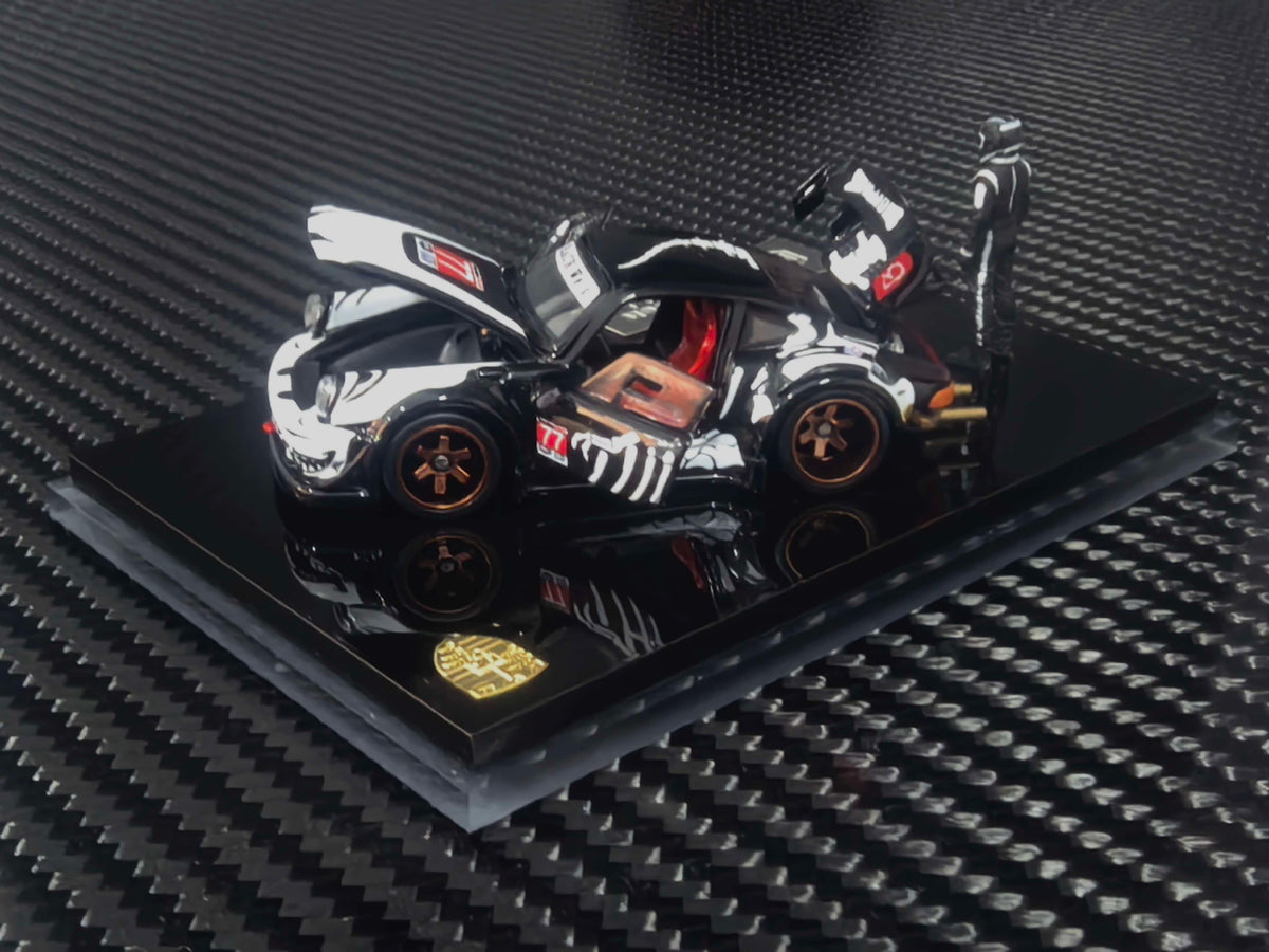 [Preorder] FG 1:64 RWB 930 #77 Bone Dragon Black/White Livery + Rider Figure HG6426104