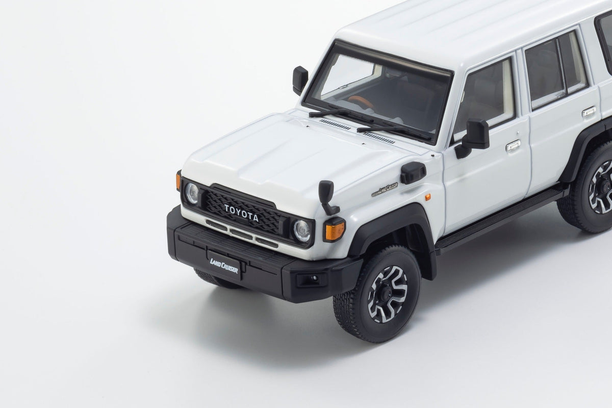 Kyosho 1:43 Toyota Land Cruiser 70 4(3 Colours) 03928BE/03928W/03928BK