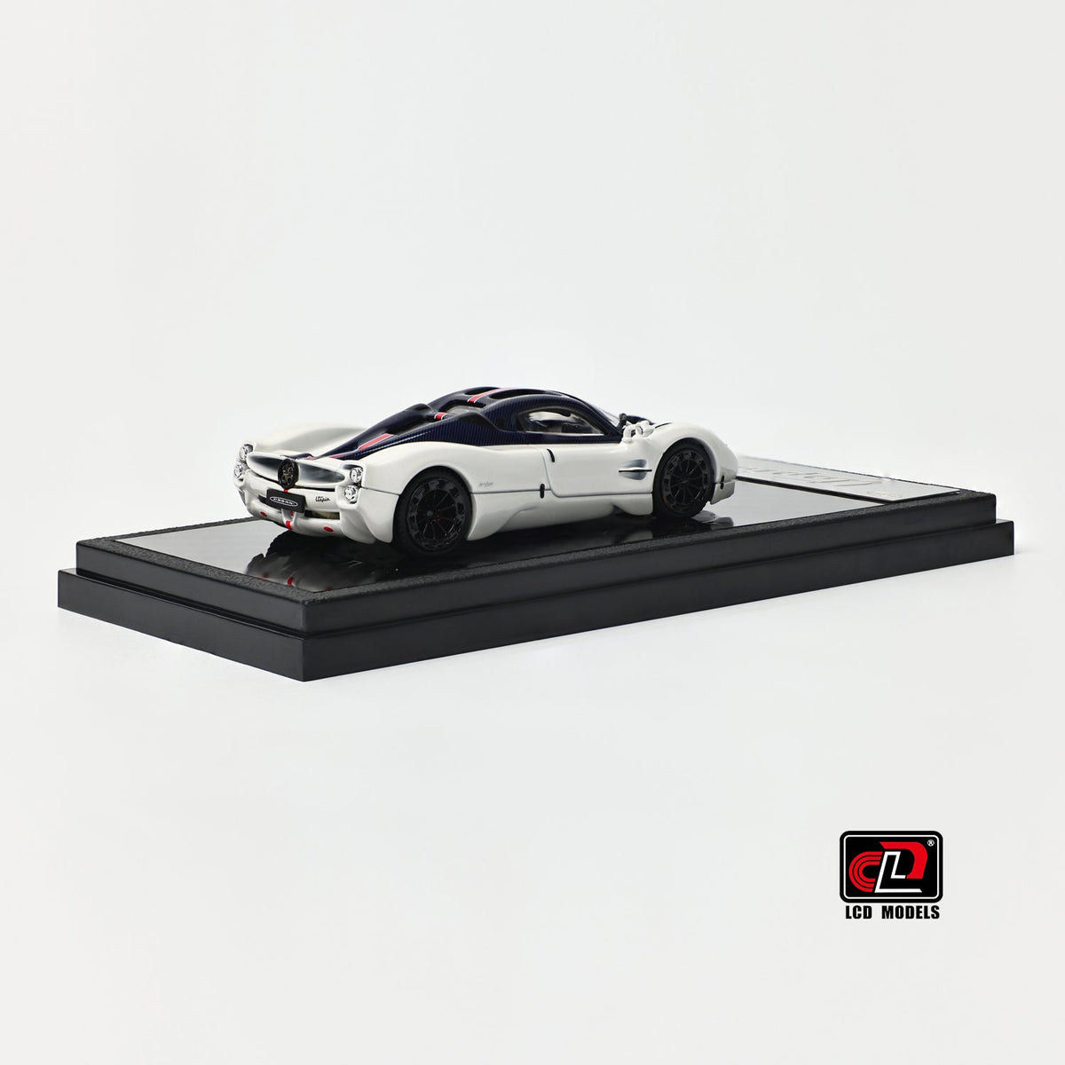 LCD 1:64 Pagani Utopia White LCD64039-WB