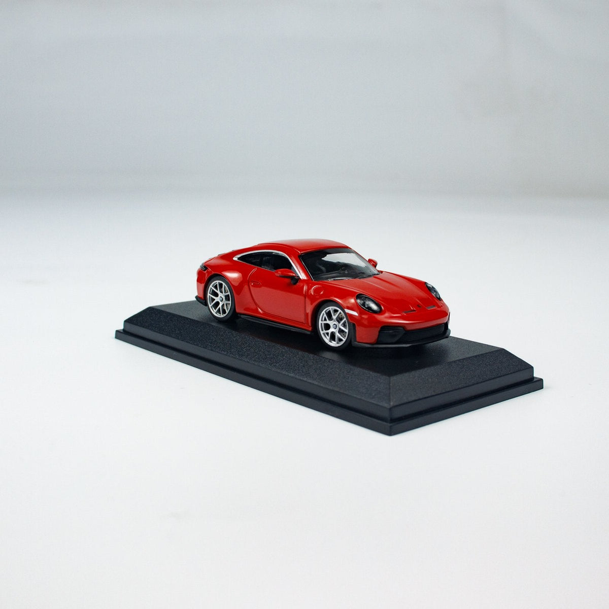 Minichamps 1:64 PORSCHE 911 (992.2) GT3 TOURING - 2025 - RED CLDC 643064233