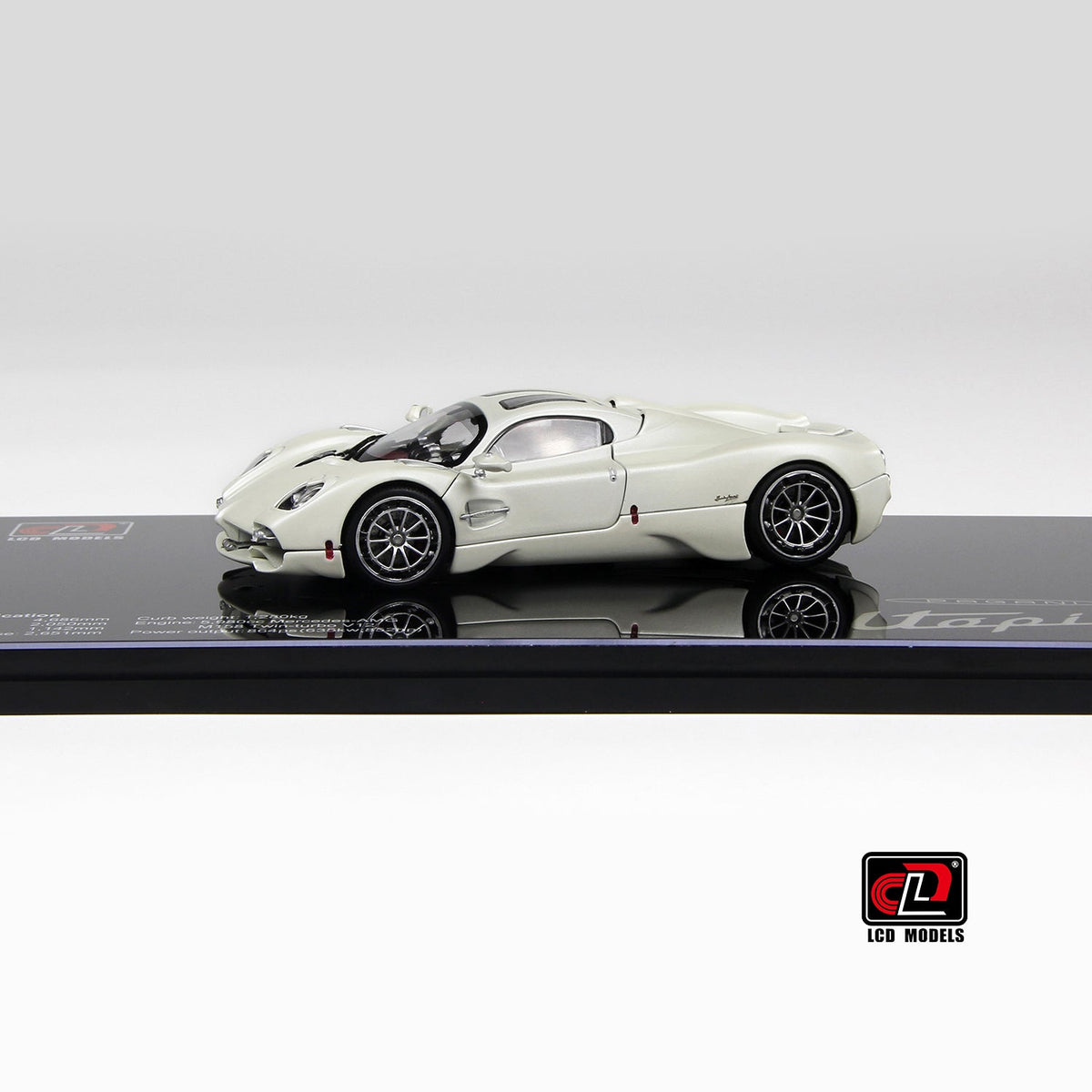 LCD 1:43 Pagani Utopia-White LCD43012-WH