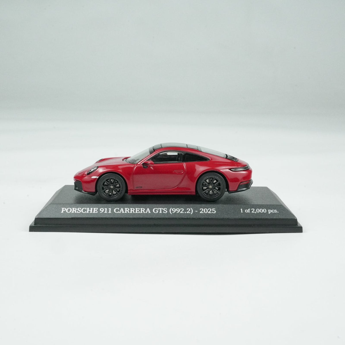 Minichamps 1:64 PORSCHE 911 (992.2) CARRERA GTS -2025- RED CLDC 643064123
