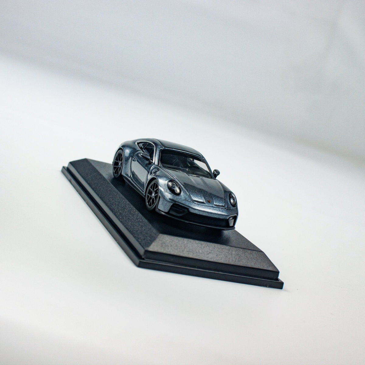 Minichamps 1:64 PORSCHE 911 (992.2) GT3 TOURING - 2025 - GREY METALLIC CLDC 643064236