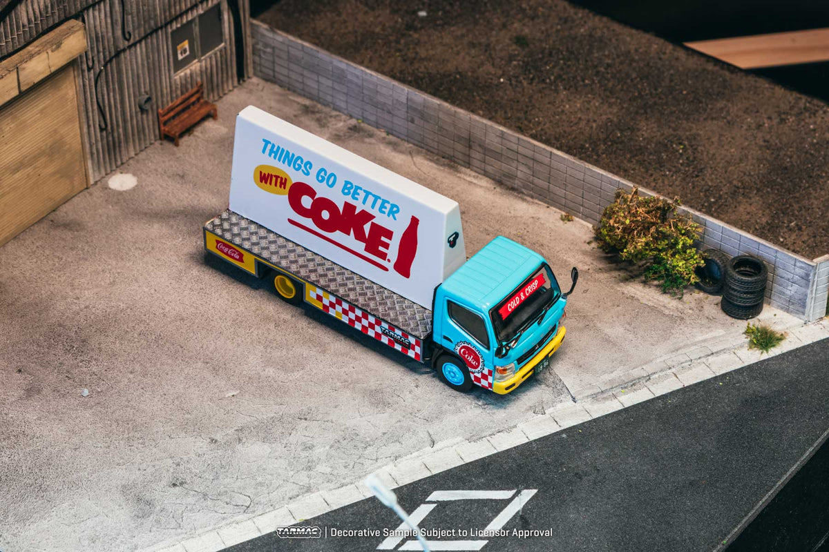 Tarmac Works 1:64 Mitsubishi Fuso Canter -Advertisement Truck COCA-COLA T64T-TL002-CC2
