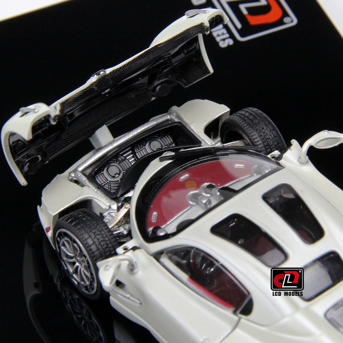 LCD 1:43 Pagani Utopia-White LCD43012-WH