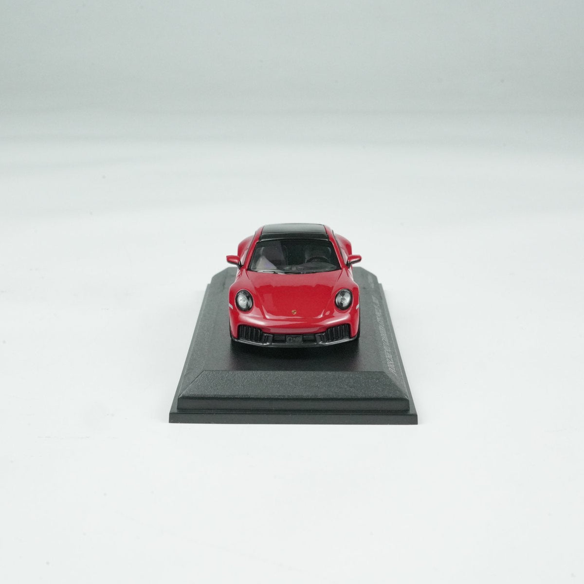 Minichamps 1:64 PORSCHE 911 (992.2) CARRERA GTS -2025- RED CLDC 643064123