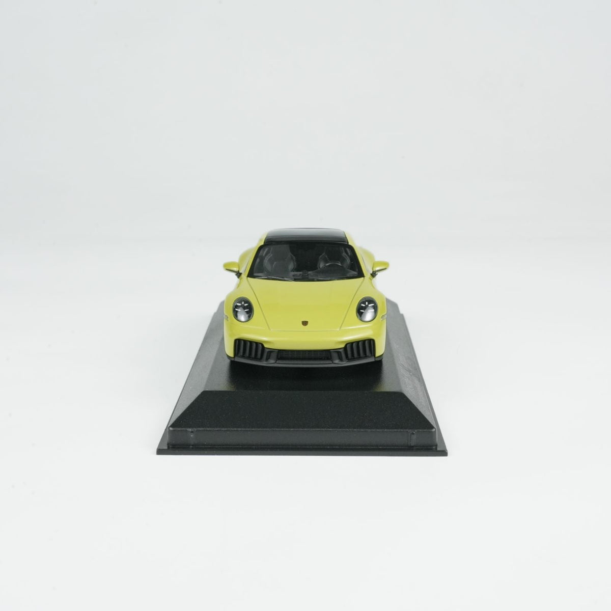 MINICHAMPS 1:43 PORSCHE 911 (992.2) CARRERA GTS 2024-YELLOW METALLIC 410064122