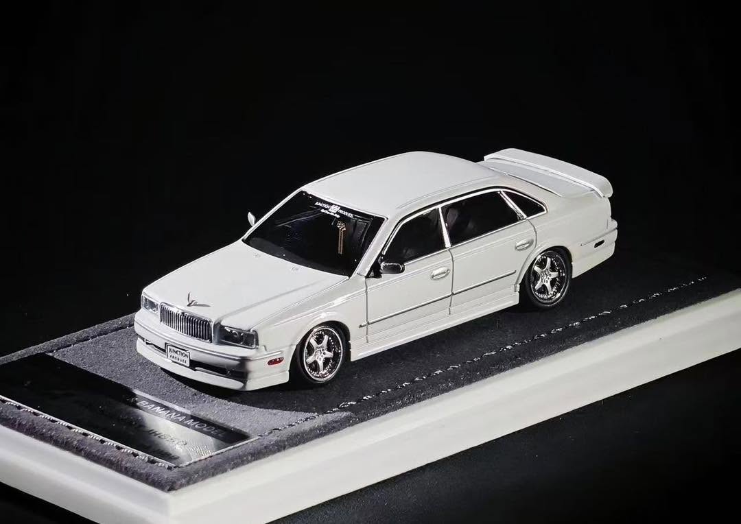 MK Miniatures 1:64 Nissan President JHG50 (2 Colours)