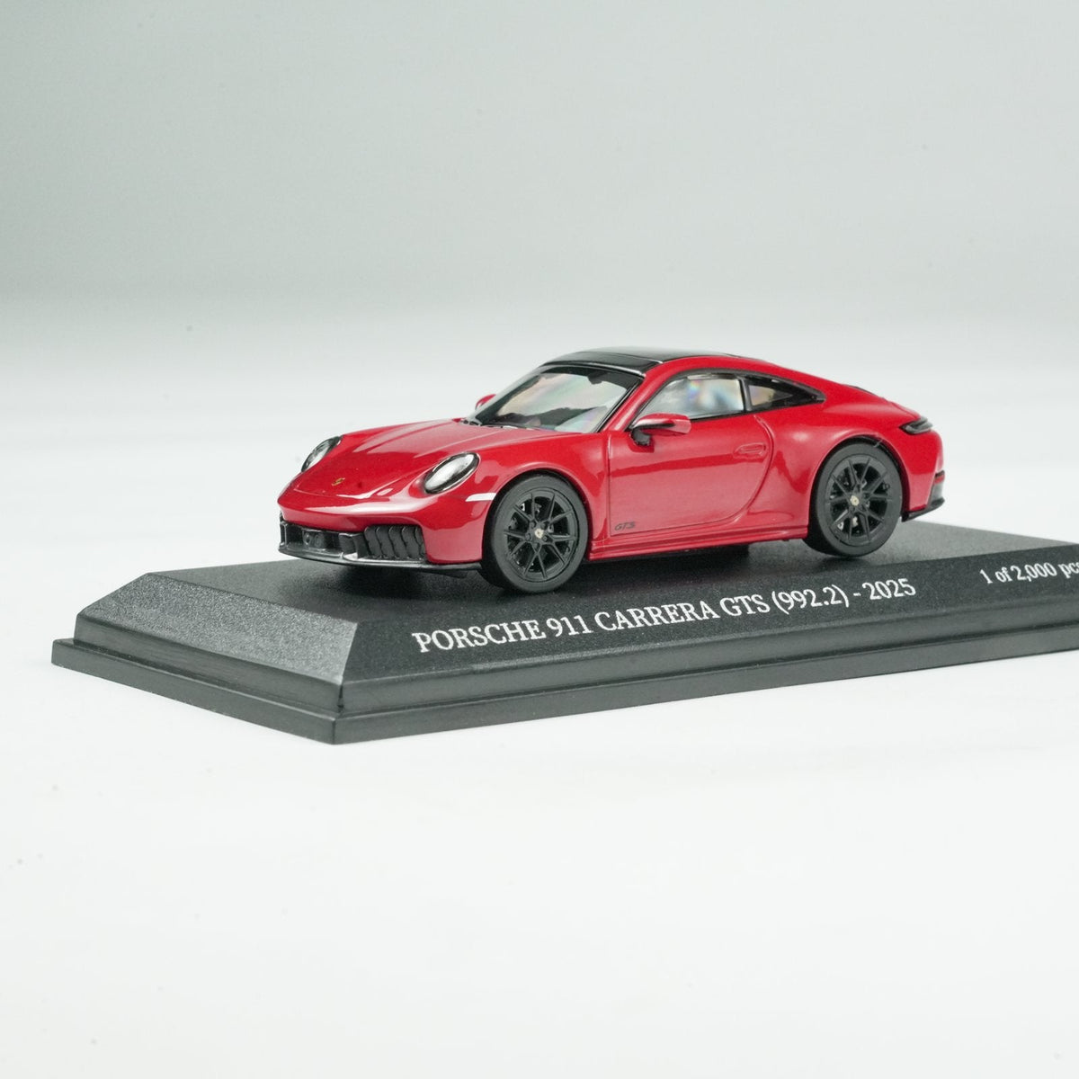 Minichamps 1:64 PORSCHE 911 (992.2) CARRERA GTS -2025- RED CLDC 643064123