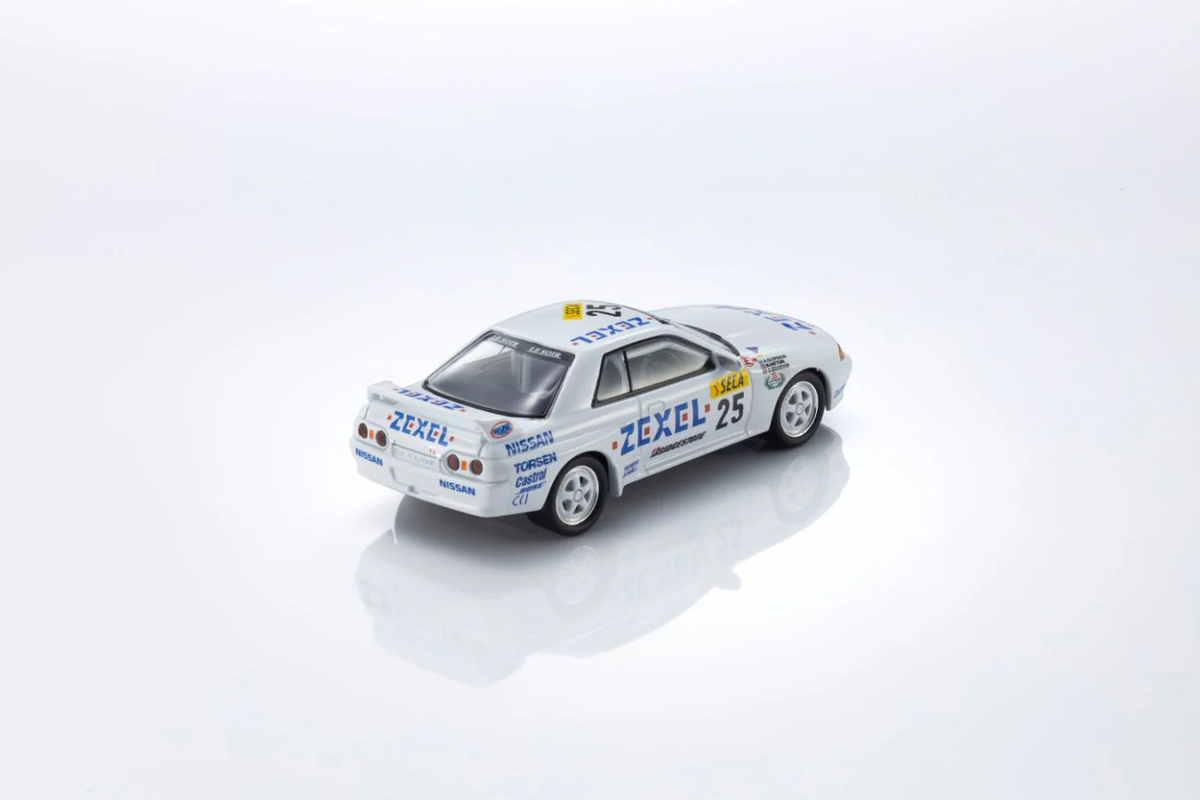 Kyosho 1:64 ZEXEL SKYLINE GT-R (R32) #25 with LED 07012LE