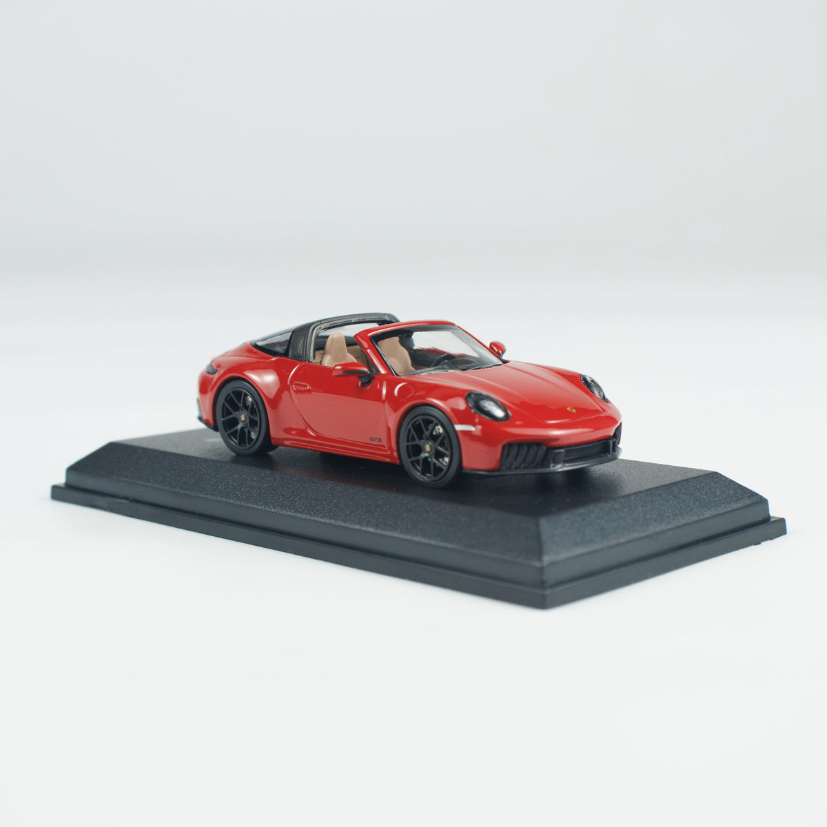 MINICHAMPS 1:64 PORSCHE 911 (992.2) TARGA 4 GTS -2025- RED CLDC 643064143
