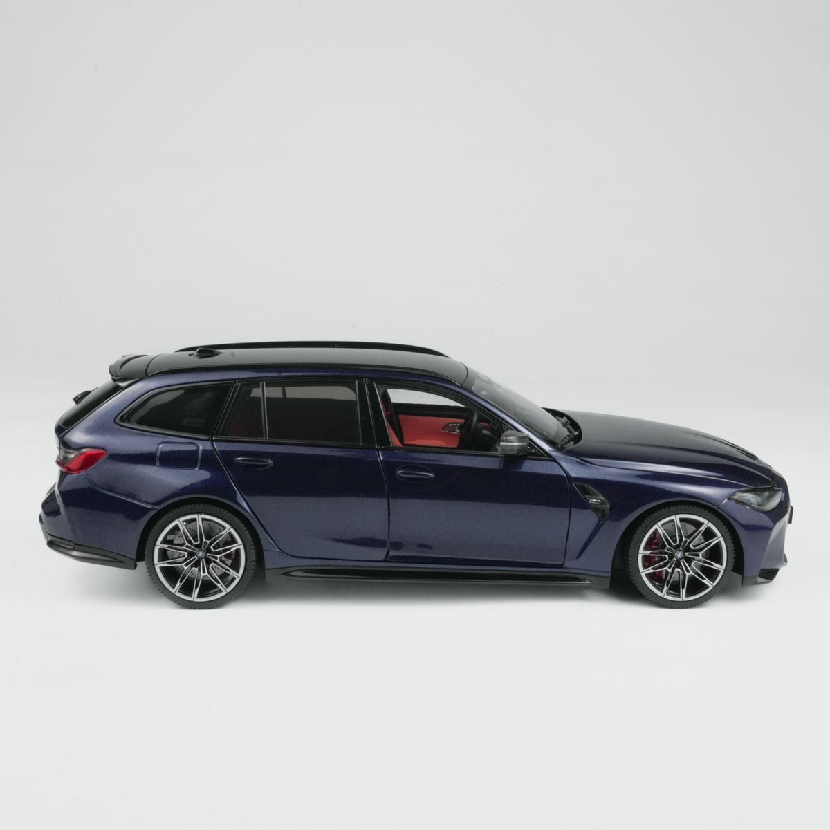 MINICHAMPS 1:18 BMW M3 TOURING-2024 - TANSANIT BLUE 113024016