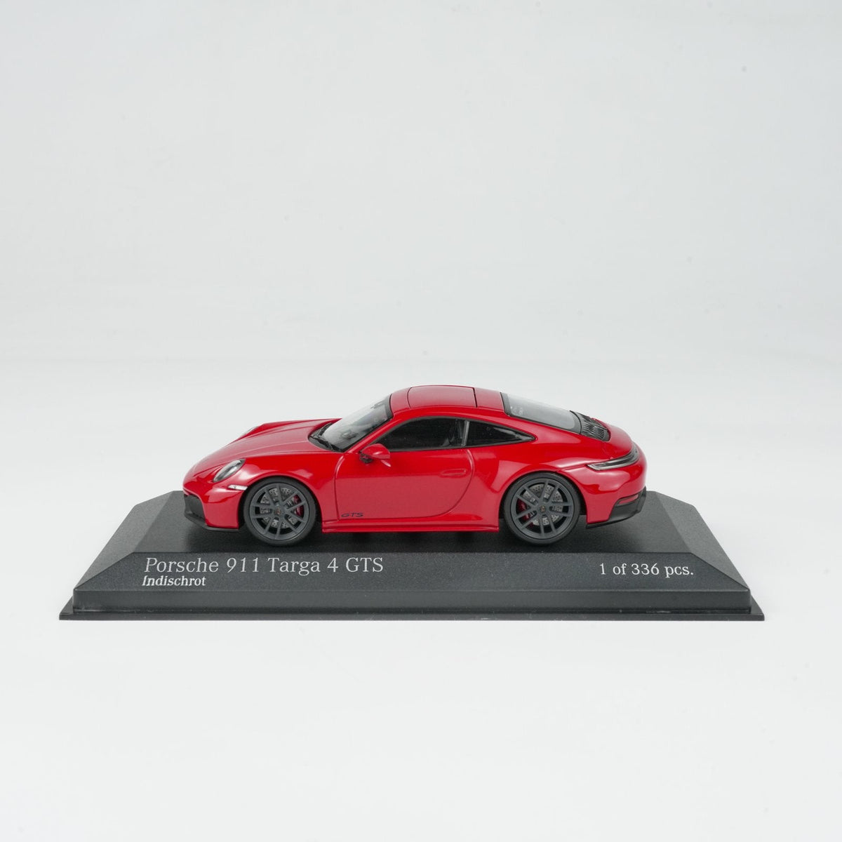 MINICHAMPS 1:43 PORSCHE 911 (992.2) CARRERA GTS 2024- RED 410064120