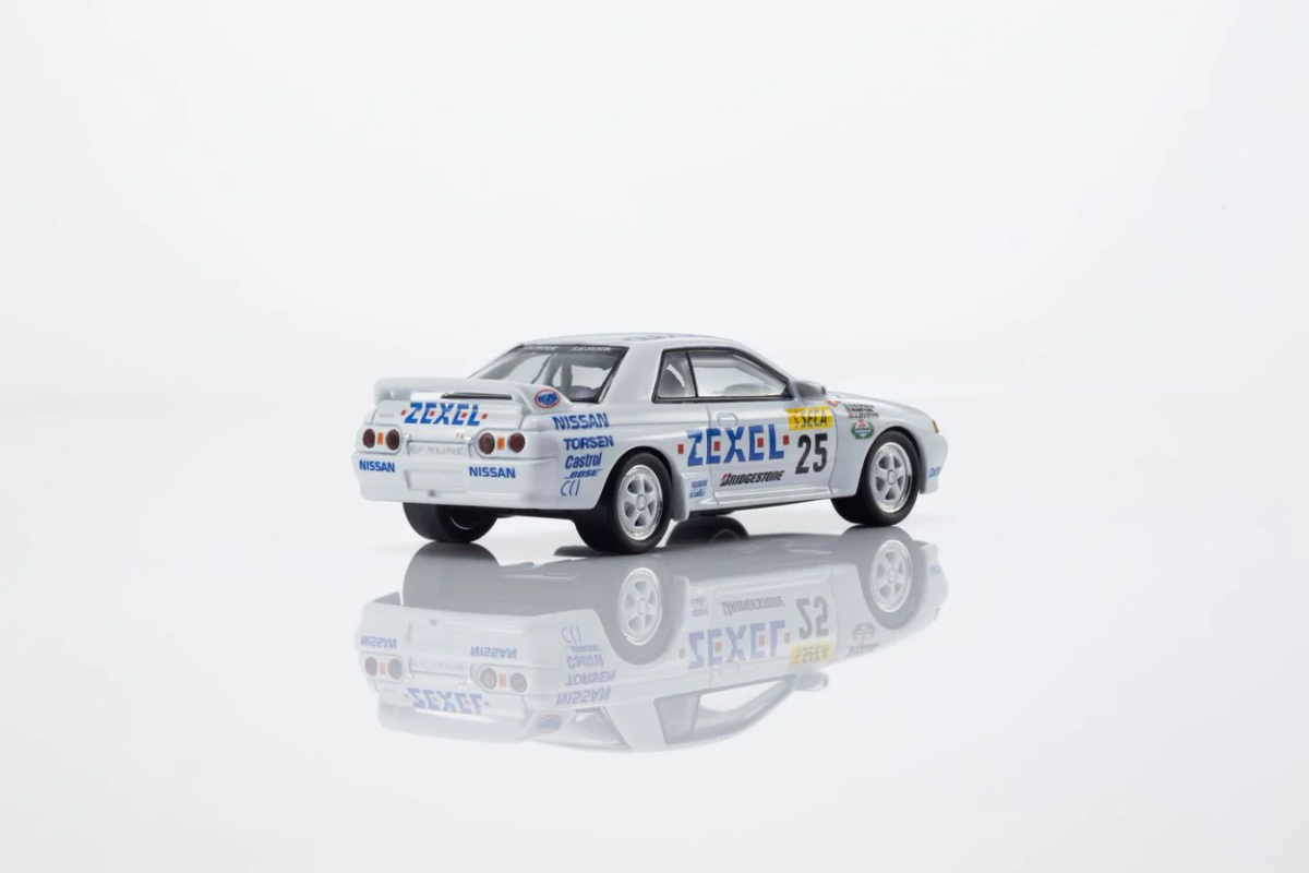 Kyosho 1:64 ZEXEL SKYLINE GT-R (R32) #25 with LED 07012LE