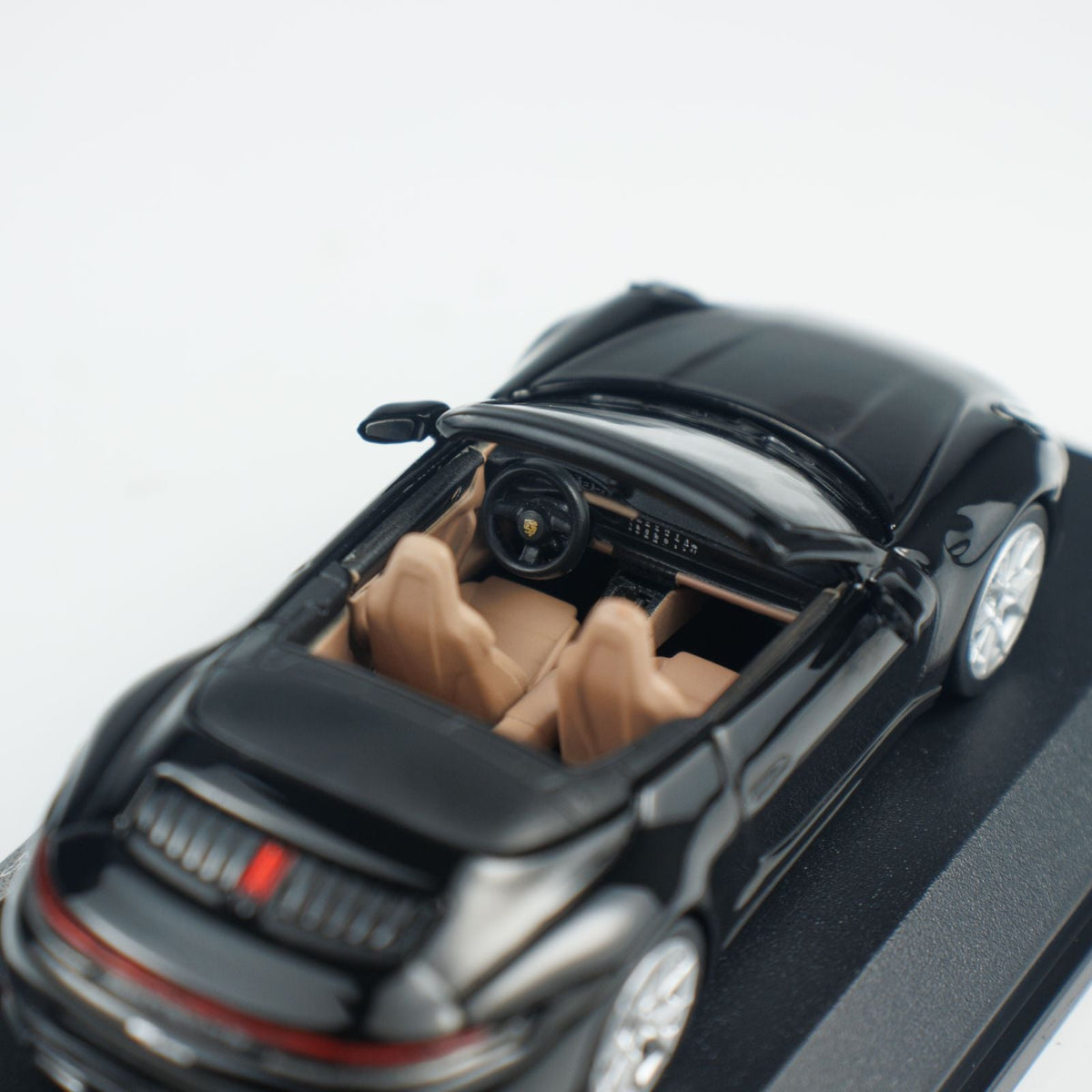 Minichamps 1:64 PORSCHE 911(992.2) CARRERA CABRIOLET  CLDC 643064035