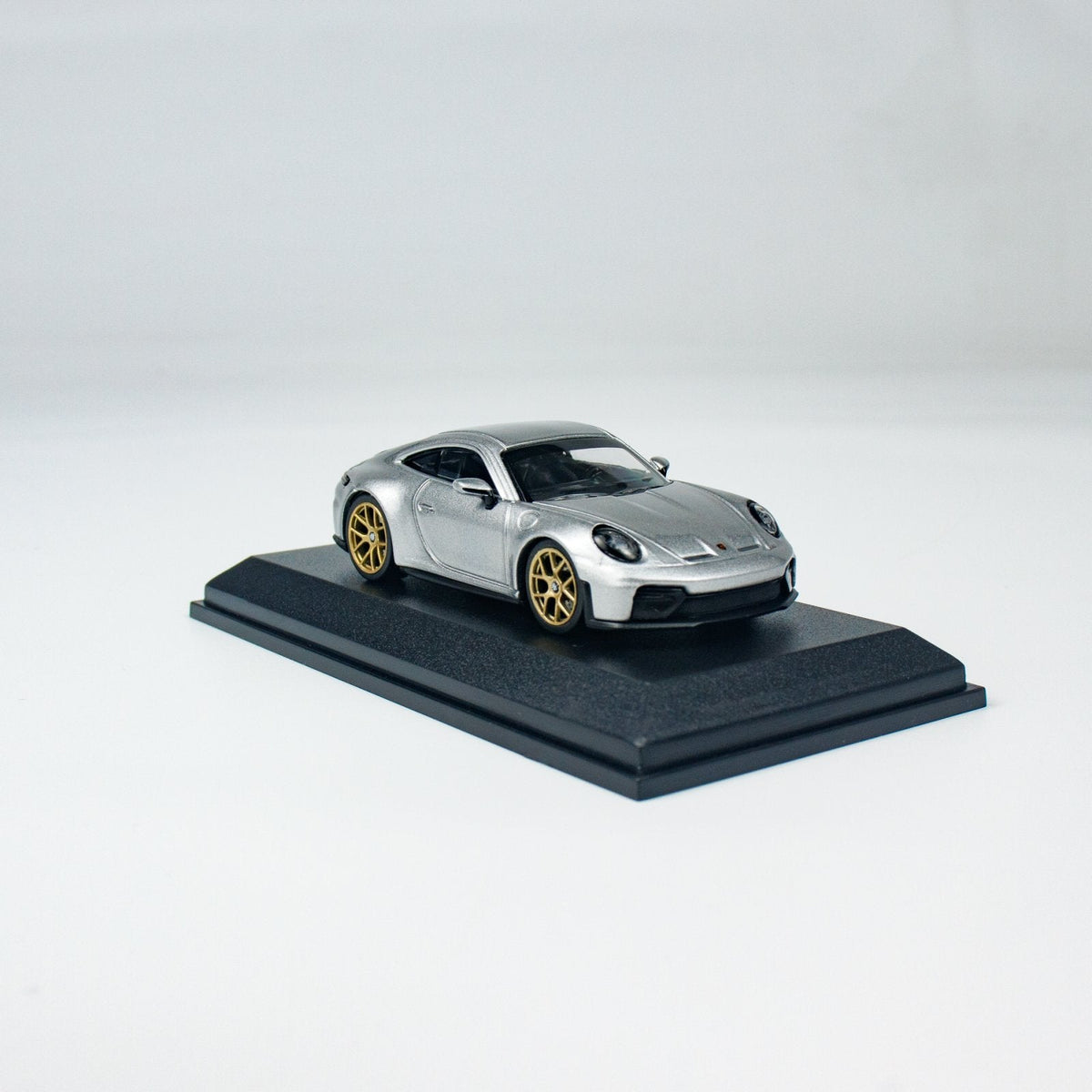 Minichamps 1:64 PORSCHE 911 (992.2) GT3 TOURING - 2025 - SILVER CLDC 643064235