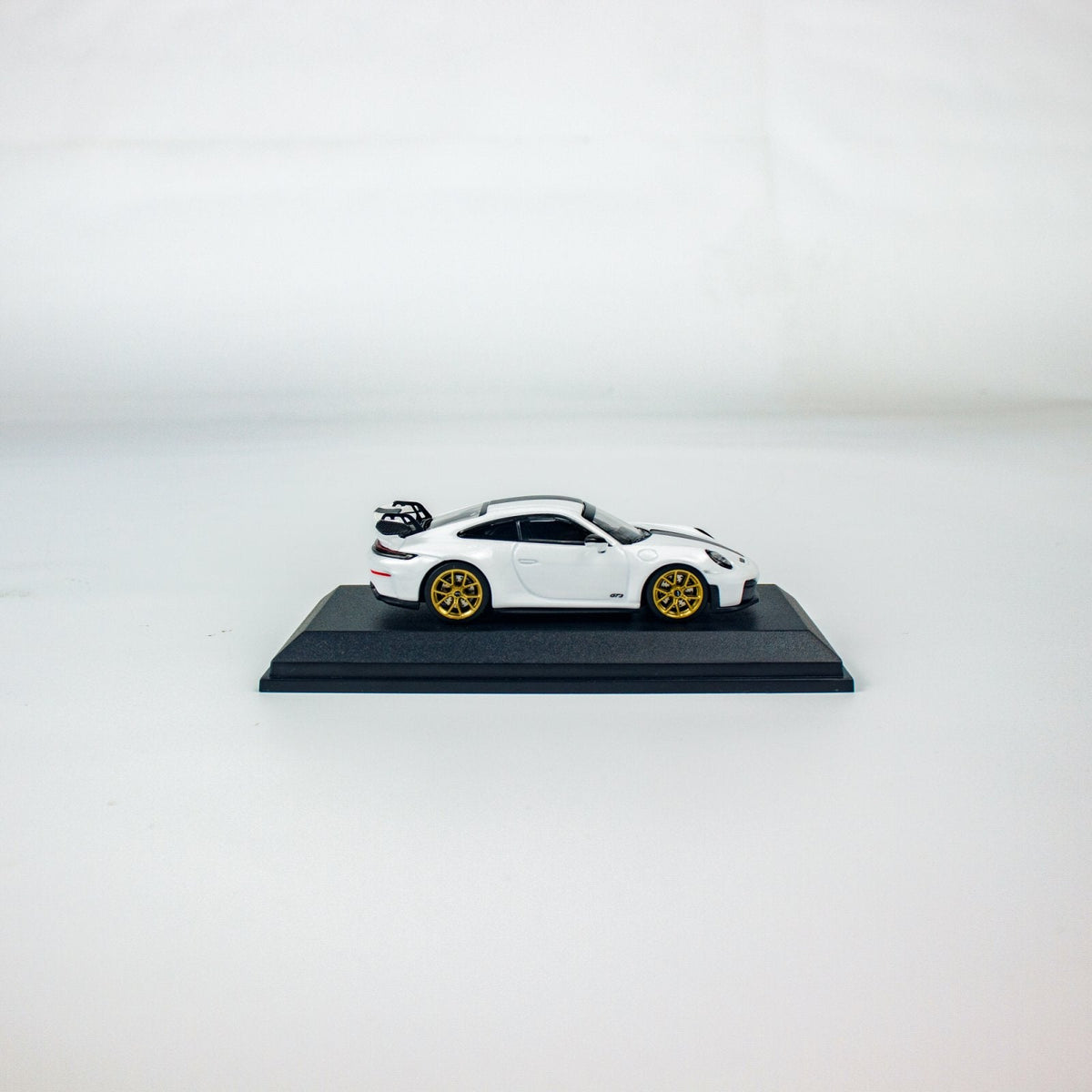 Minichamps 1:64 PORSCHE 911 (992.2) GT3 - 2025 - White CLDC 643064224