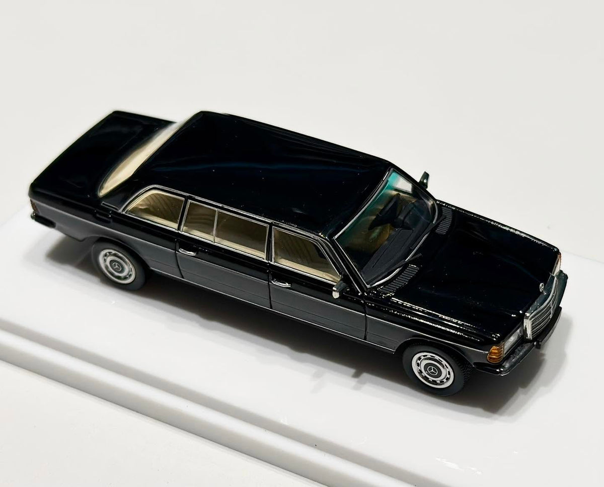 JIYI X GOC 1:64 MERCEDES BENZ 230E Lengthened LIMO (W123) Black