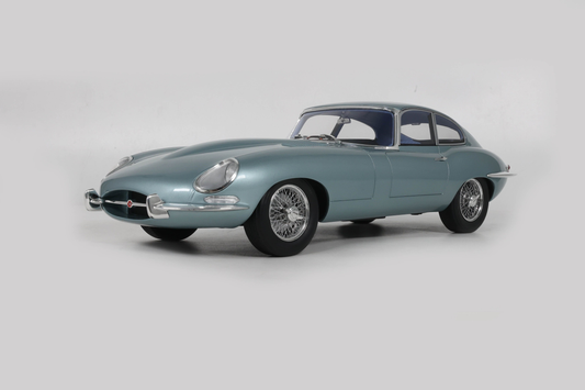 [Preorder] GT Spirit 1:12 JAGUAR E TYPE OPALESCENT SILVER BLUE 1961 GT978
