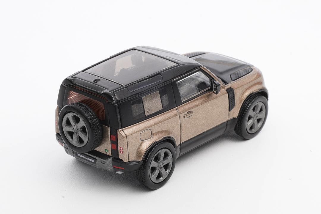 Shadow 1:64 Land Rover Defender 90 LHD BLUE/BROWN (2 Colours) LL-092-230/LL-092-231