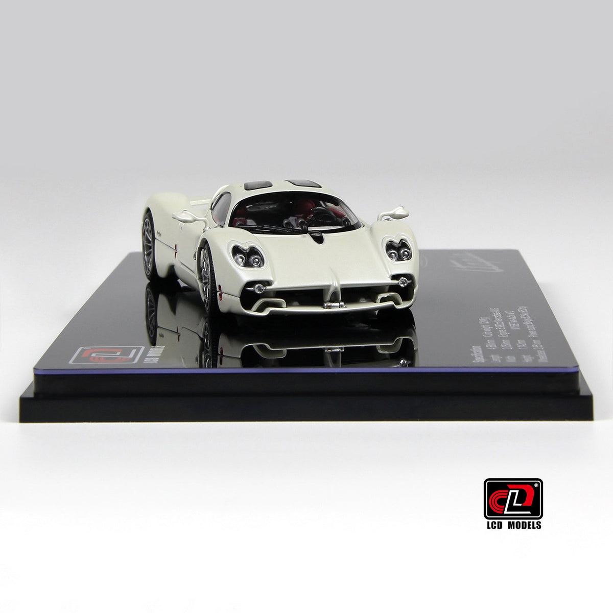 LCD 1:43 Pagani Utopia-White LCD43012-WH