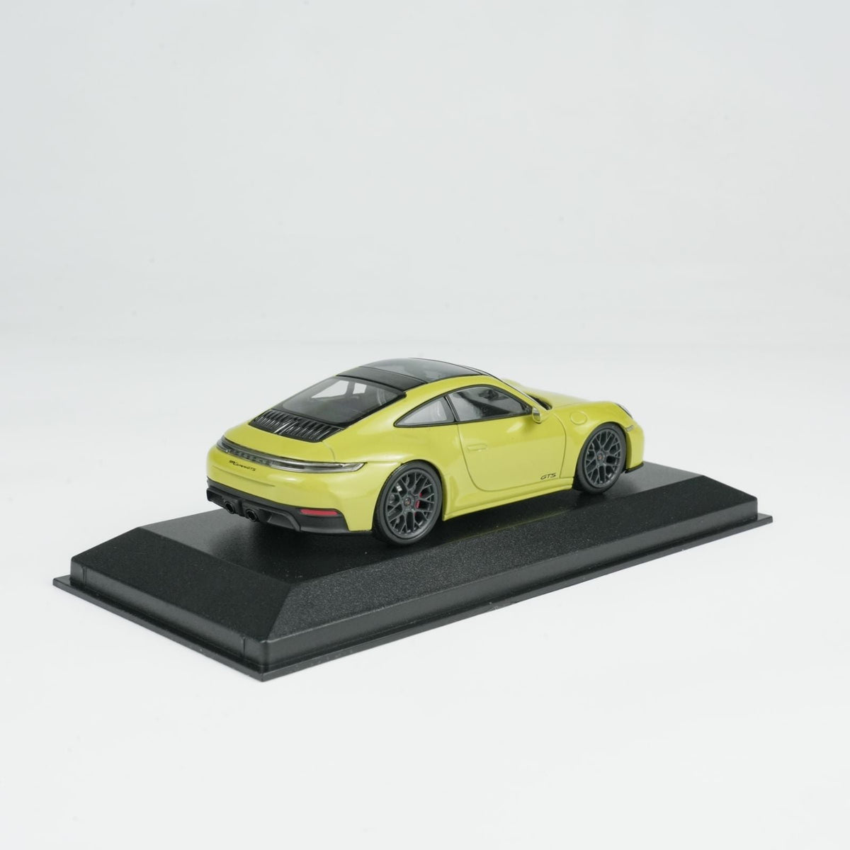 MINICHAMPS 1:43 PORSCHE 911 (992.2) CARRERA GTS 2024-YELLOW METALLIC 410064122