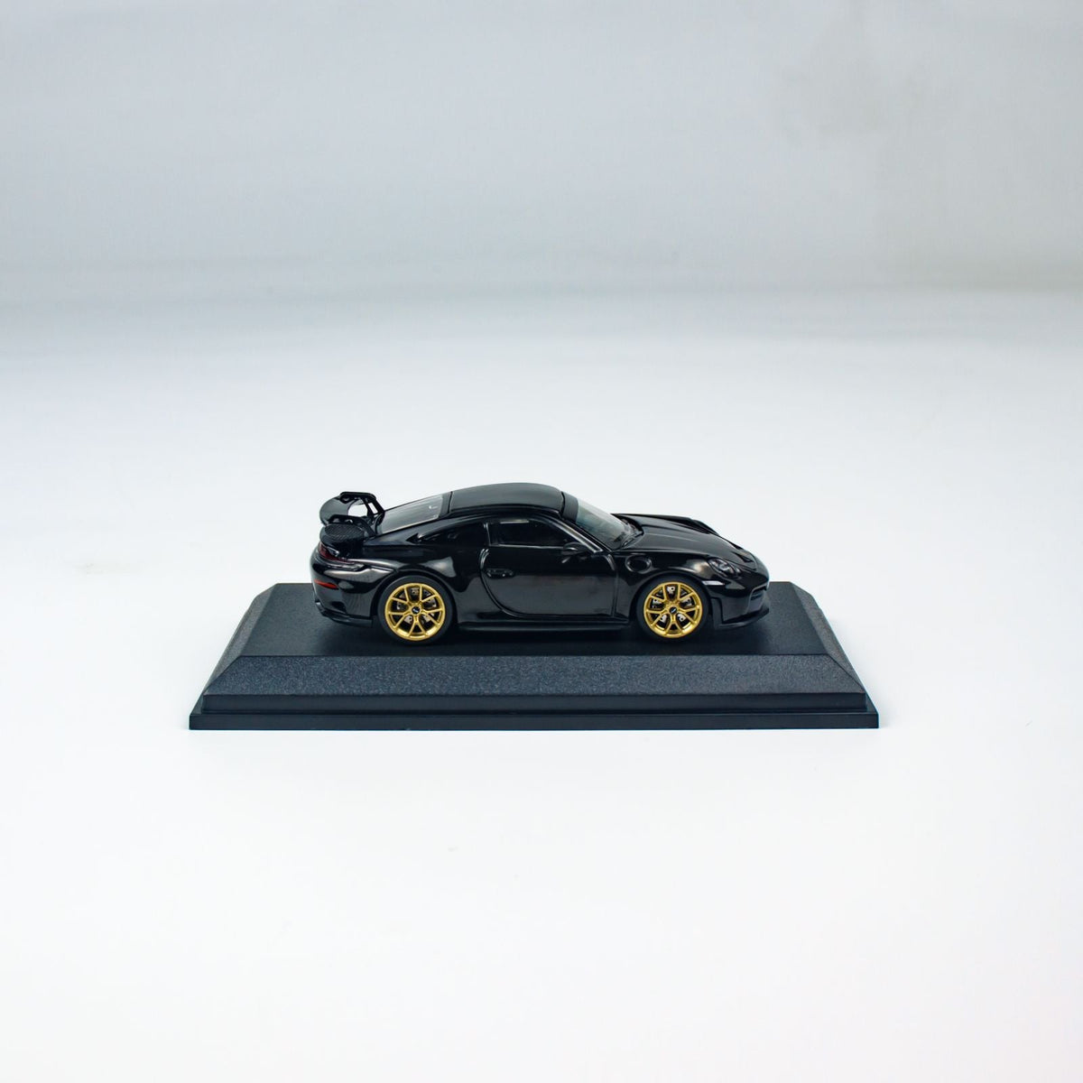 Minichamps 1:64 PORSCHE 911 (992.2) GT3 - 2025 - BLACK CLDC 643064225