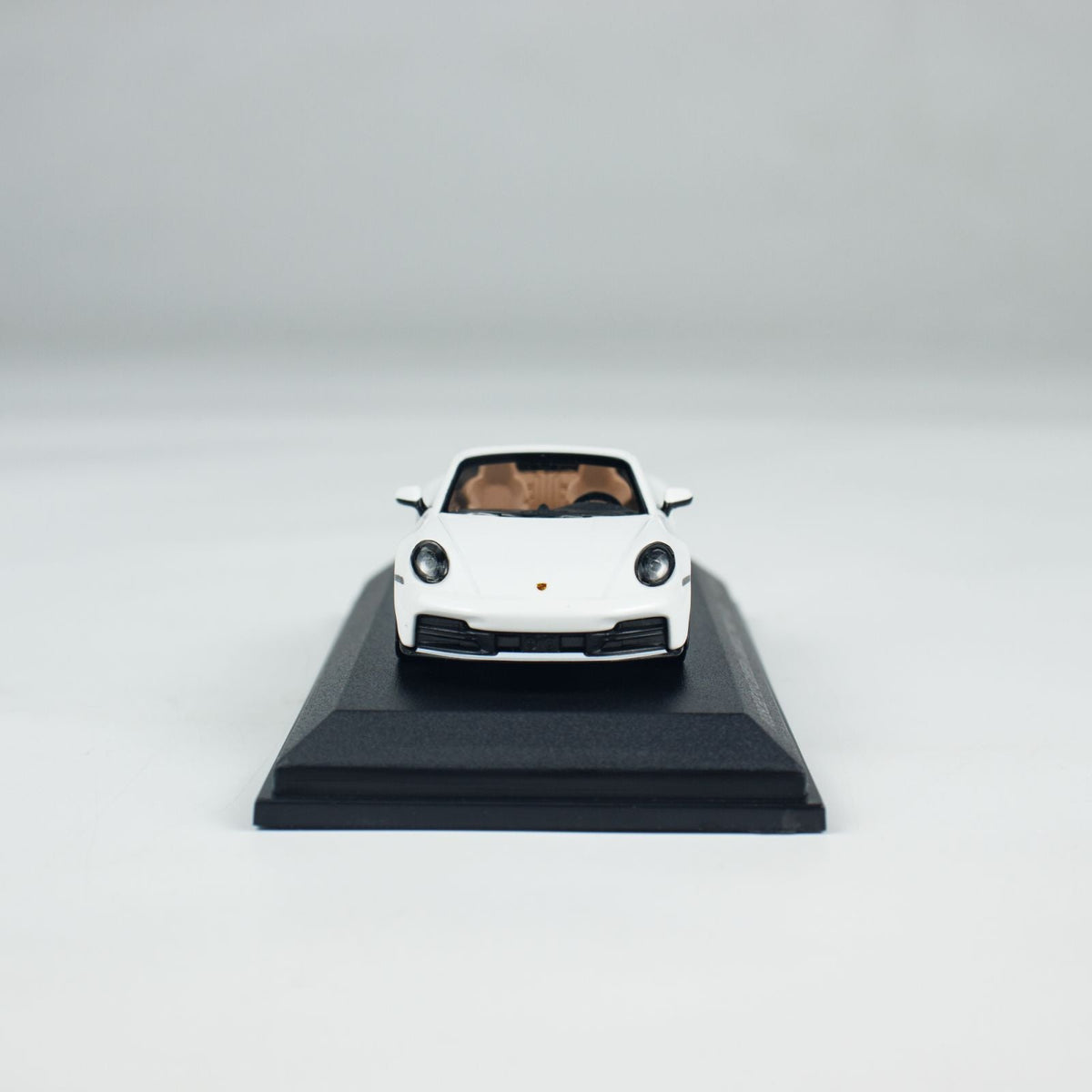 Minichamps 1:64 PORSCHE 911 (992.2) CARRERA CABRIOLET CLDC 643064036