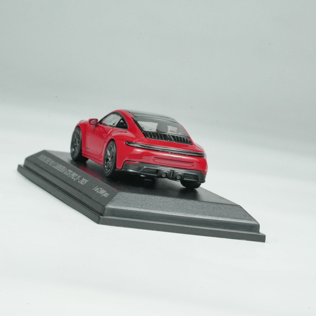 Minichamps 1:64 PORSCHE 911 (992.2) CARRERA GTS -2025- RED CLDC 643064123