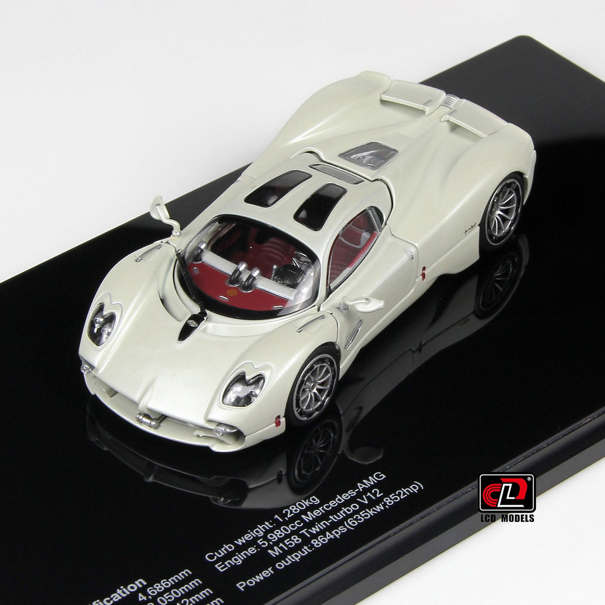 LCD 1:43 Pagani Utopia-White LCD43012-WH