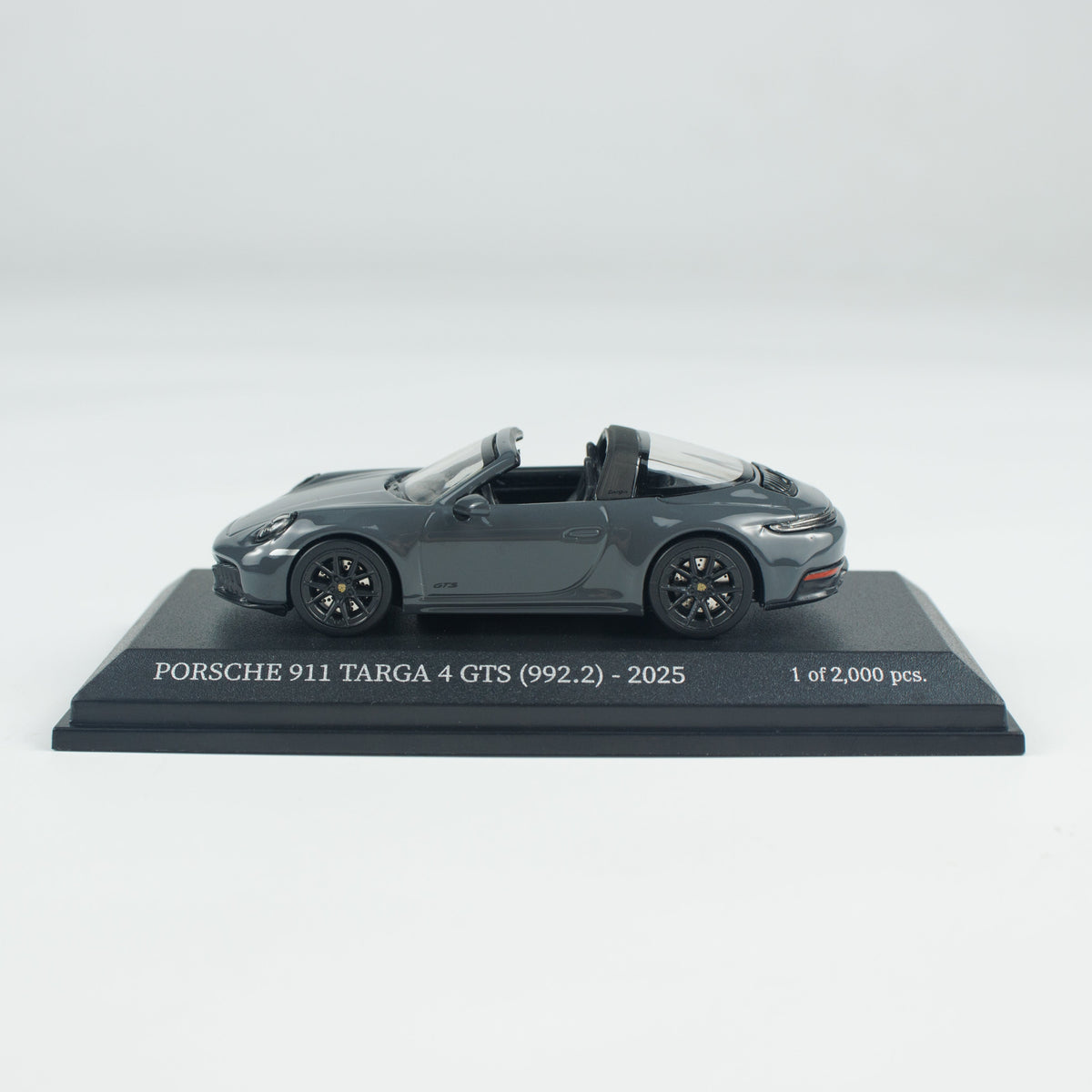 MINICHAMPS 1:64 PORSCHE 911 (992.2) TARGA 4 GTS -2025-GREY CLDC 643064146