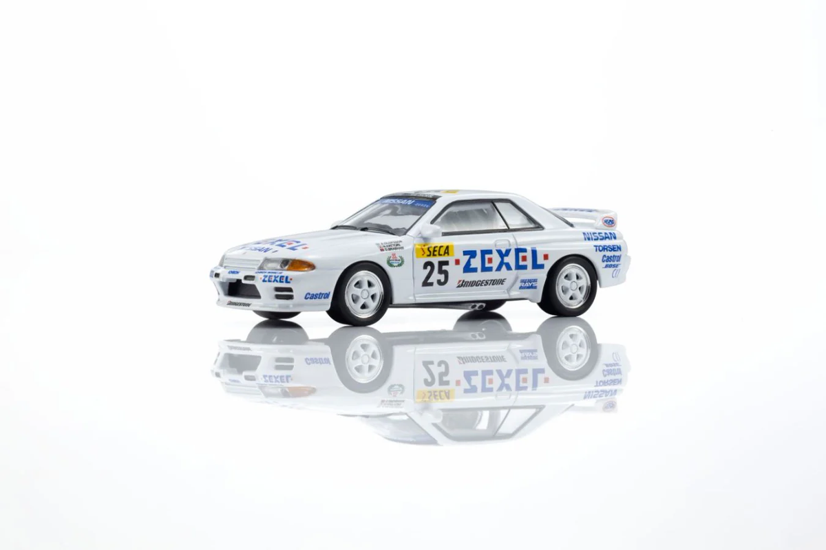 Kyosho 1:64 ZEXEL SKYLINE GT-R (R32) #25 with LED 07012LE