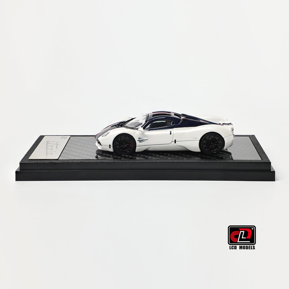 LCD 1:64 Pagani Utopia White LCD64039-WB