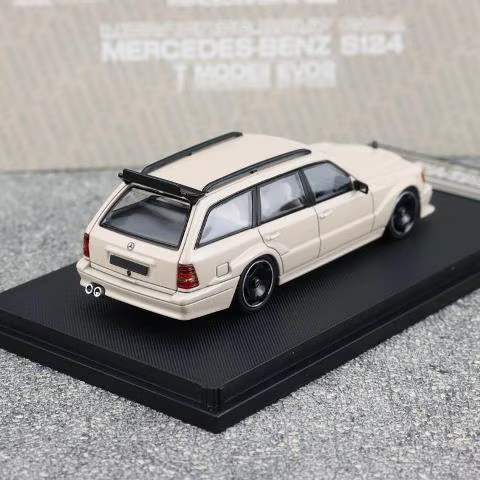 Mortal 1:64 Mercedes Benz S124 Beige Colour