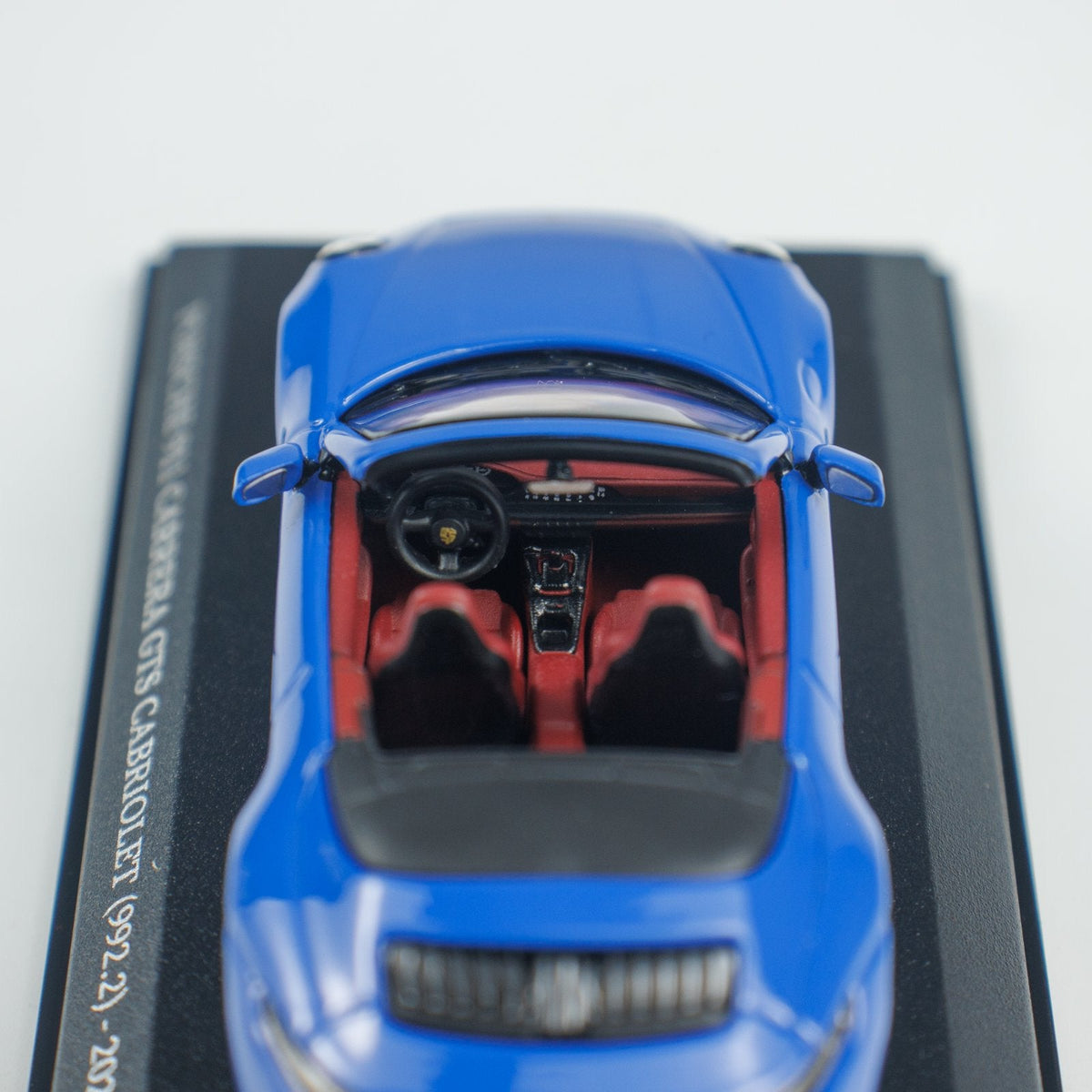 Minichamps 1:64 PORSCHE 911 (992.2) CARRERA GTS CABRIOLET CLDC 643064137