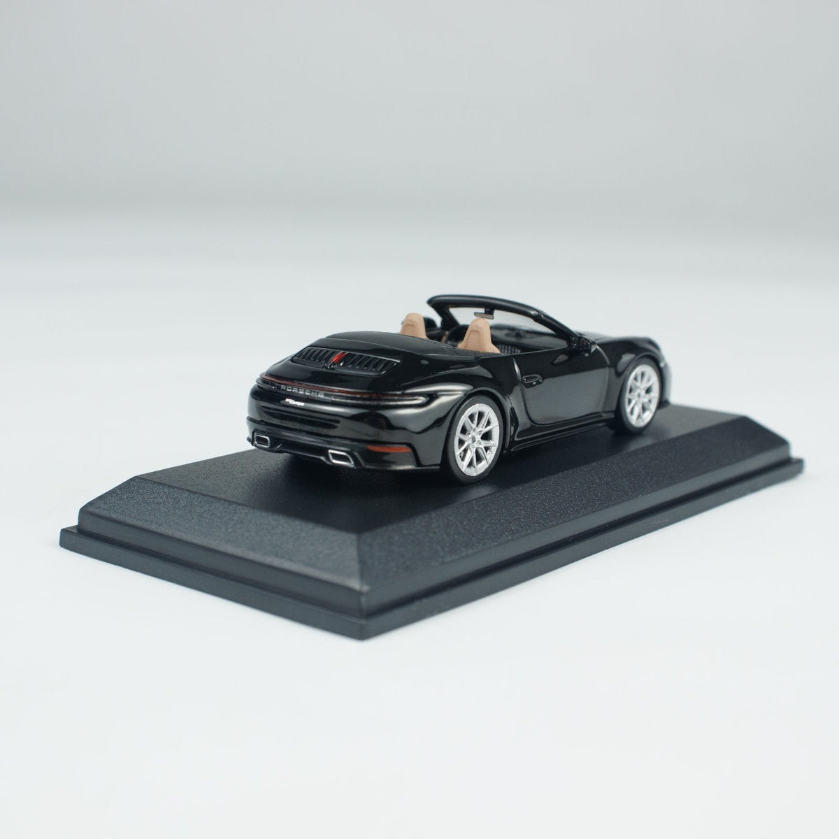 Minichamps 1:64 PORSCHE 911(992.2) CARRERA CABRIOLET  CLDC 643064035