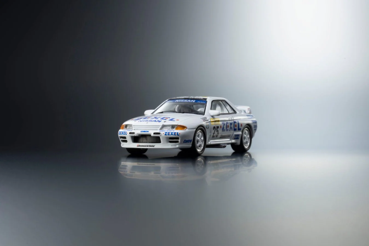 Kyosho 1:64 ZEXEL SKYLINE GT-R (R32) #25 with LED 07012LE
