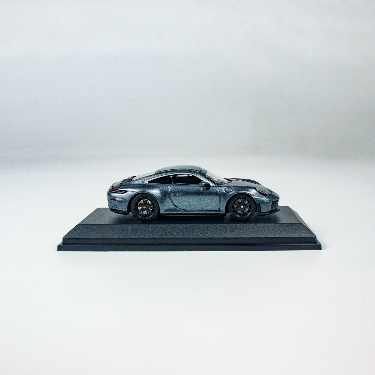 Minichamps 1:64 PORSCHE 911 (992.2) GT3 TOURING - 2025 - GREY METALLIC CLDC 643064236